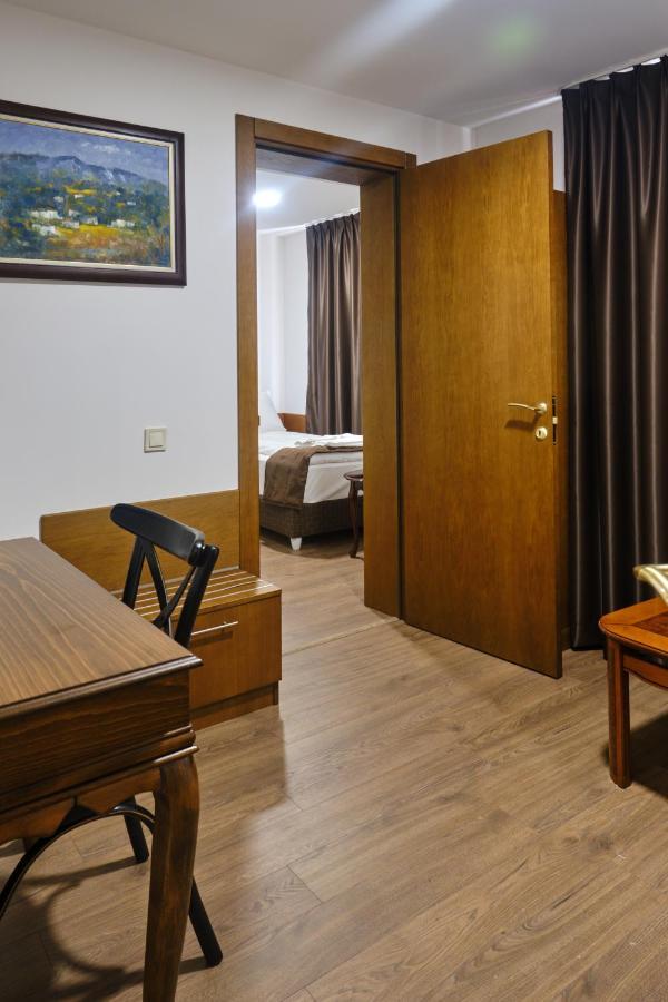 Hotel Splendid Plevna Kültér fotó