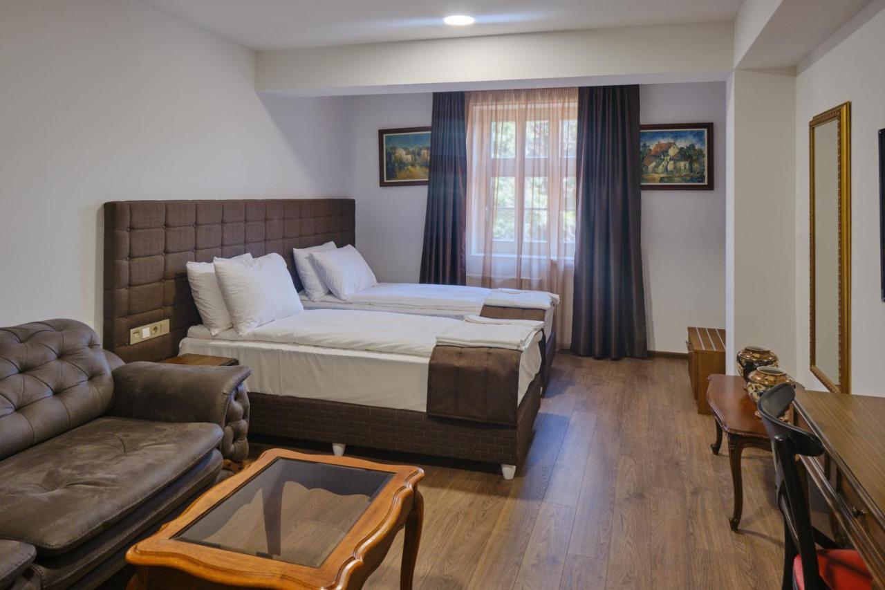 Hotel Splendid Plevna Kültér fotó